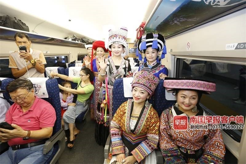 列車上的活動結合廣西的民族文化特色。