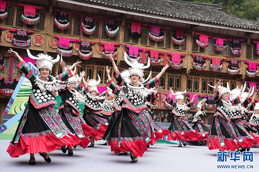 紅瑤歌舞表演。
