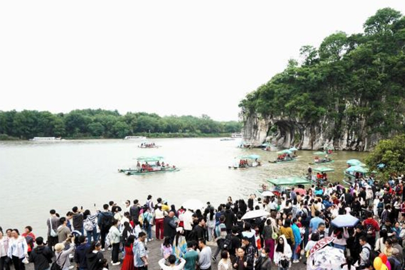廣西桂林「五一」假日景點遊客如織